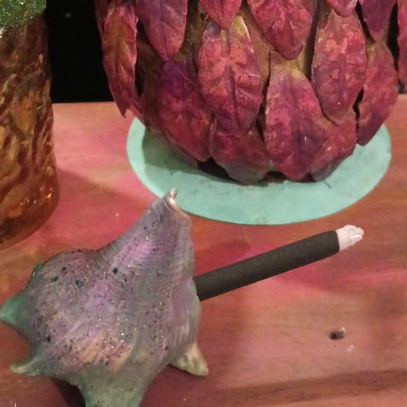 Decorative items - Picture 2 of 7